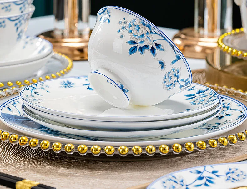 Deluxe Edition Twenty Eight Pieces Set Chinese Blue And White Hand Painted Enamel Tableware Set