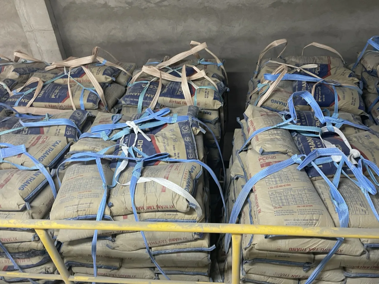 Vietnam Manufacture Portland Cement CEM I 52.5R 50kg Refactory Cement Price Per Ton