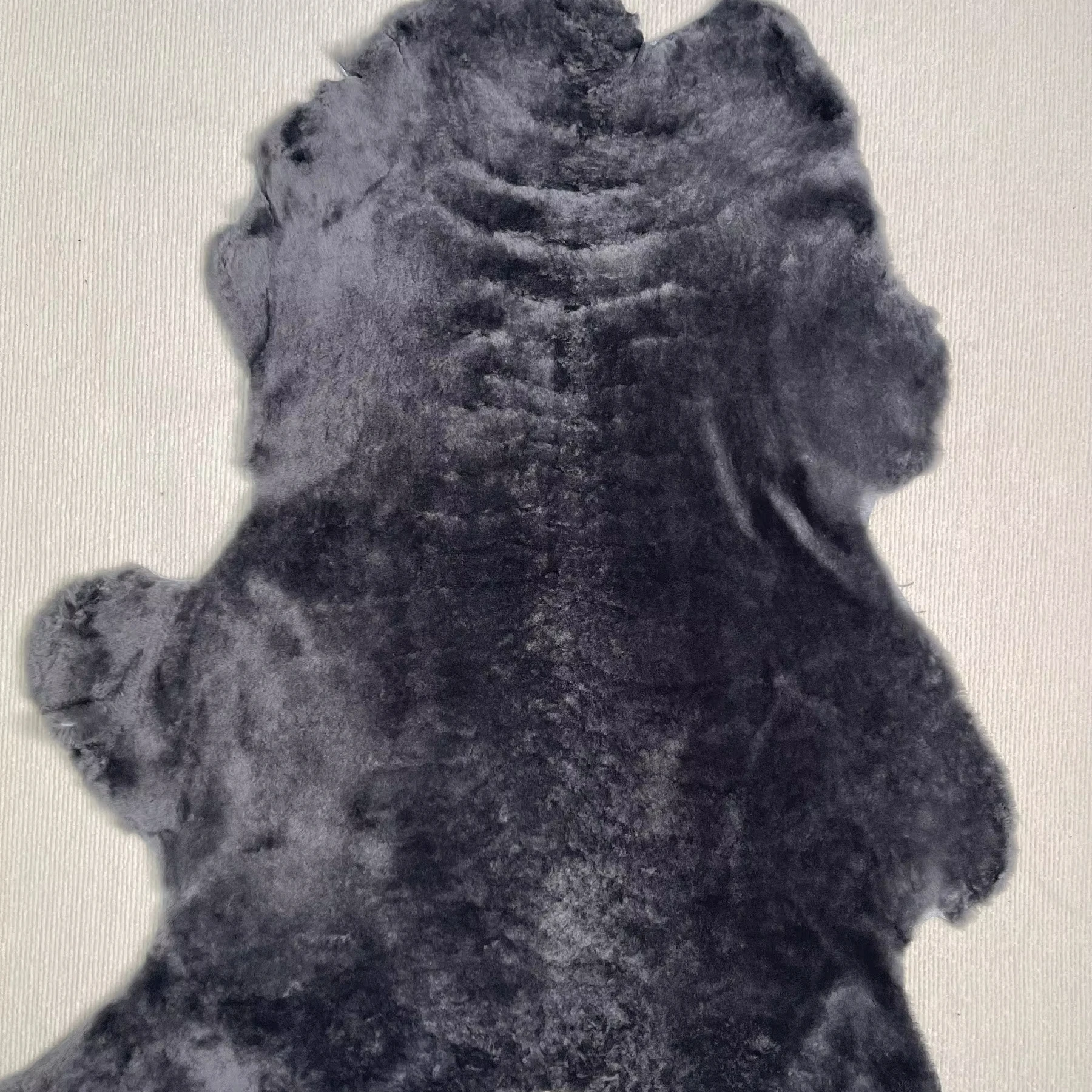 Изготовленная на заказ цветная дышащая ткань из кожи ягненка предназначенная для модной подкладки Мокасины и теплых туфель шерсти