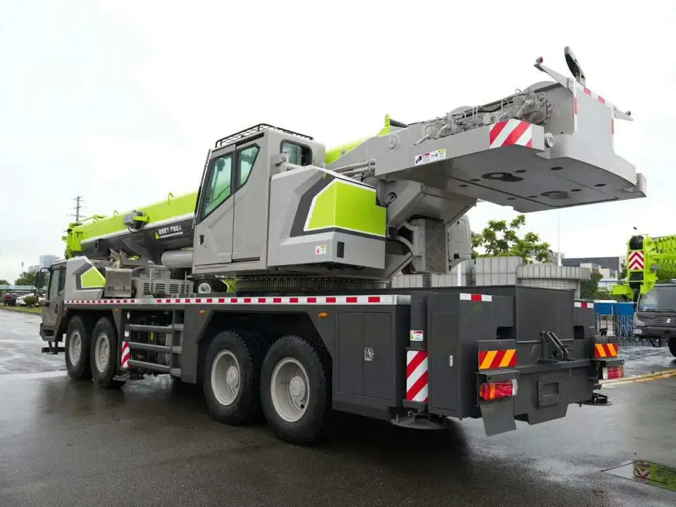 Great Heavy Lifting Machinery 80 Tons Mobile Truck Crane ZTC800H5 In Stock For Sale