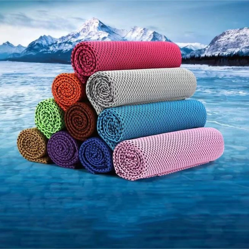 Microfiber Quick-Drying Water-Absorbent Sports Fitness Swimming Bath Towels with Antimicrobial Feature for Gym and Pool Use