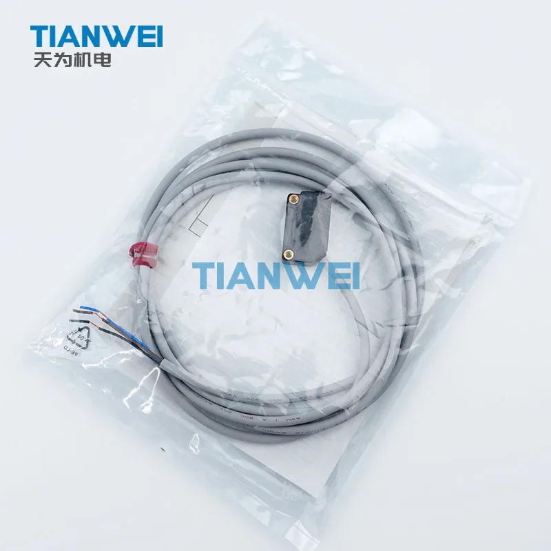 100% New and Original AZBIL HP7-D23 Detection distance 100mm  Diffuse reflection type Photoelectric Switch