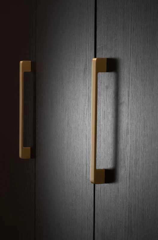 Qiansi HK0078 Factory Direct Selling Modern Furniture Kitchen Cabinet handles Luxury Brass Drawer Knob and Pull