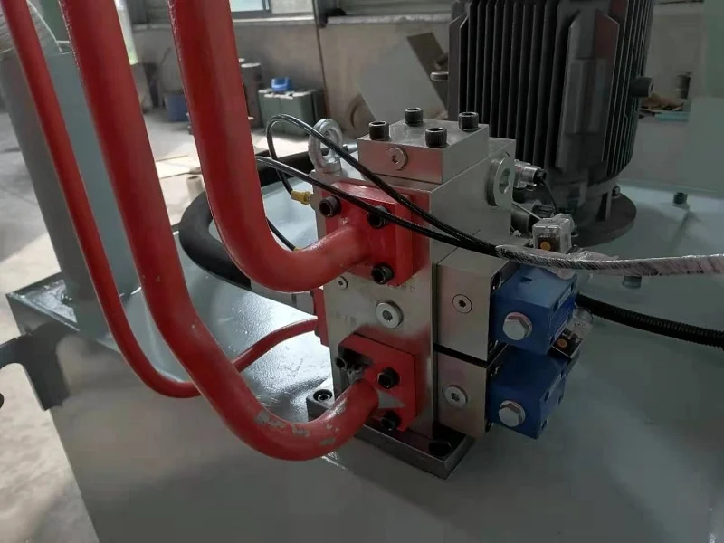 New Reliable Qulity  Metal Sheet Deep Drawing Four Column Wood Hydraulic Press Hydraulic Oil Press Machine for Embossing
