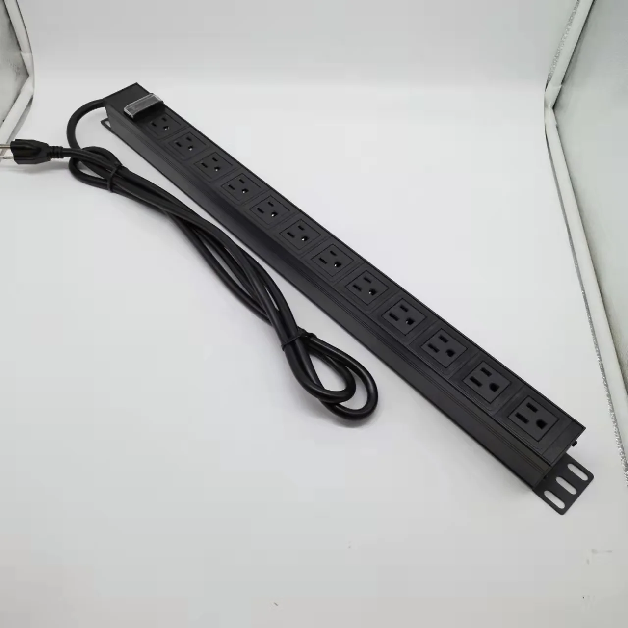 6-20 Outlet  Protector Power Socket PDU 220V 240V 30A VA KWh Remote monitor Smart