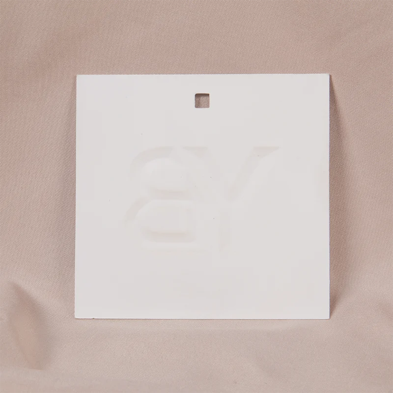 Custom Clothing Tags Factory Custom Embossed Brand 600g  Cotton Paper Swing Clothes Tag