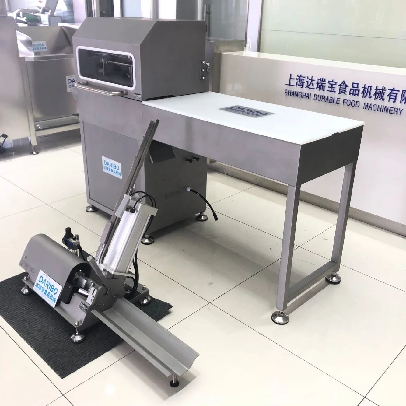 TC600 Sausage Stuffing Machine Fresh Meat Filler Sausage Filling Equipment Big Ham Filler Meat Stuffing Machinery