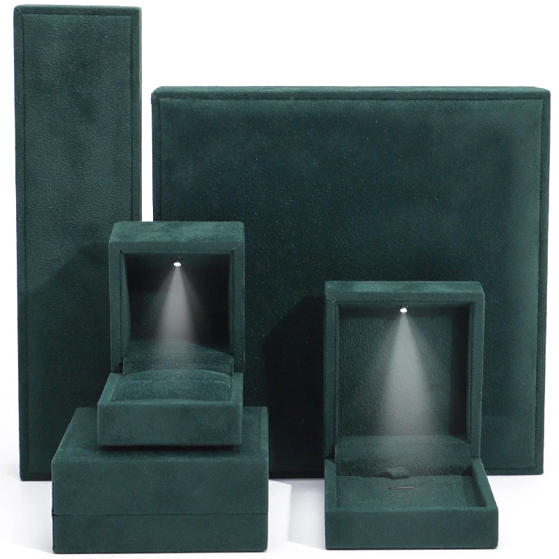 Hanhong wholesale luxury jewellery packaging box can print logo green velvet with light velvet led necklace jewelry ring box