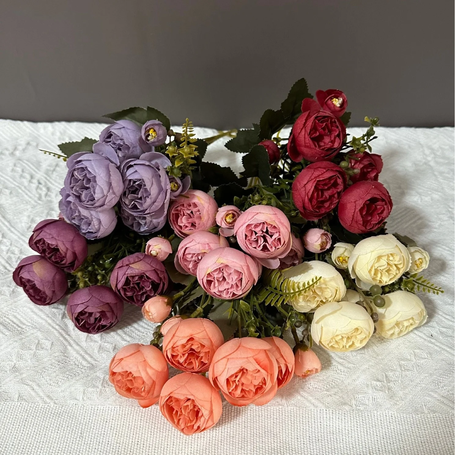 High Quality Artificial Flowers Silk Roses Flower with Leaves Latex Real Touch Artificial Roses Core Pack for Wedding Decoration