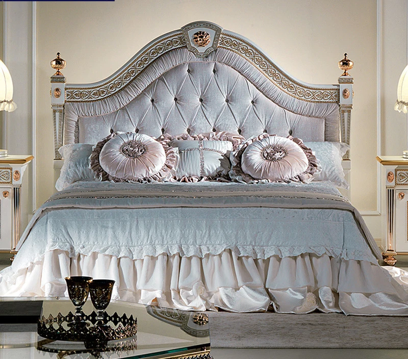 European style solid wood carved bed French fabric soft bed 1.8m antique classical double bed