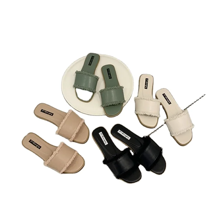 2021 summer new  flat bottom  lady  fashionable metal buckle fashion fur one-line sandals