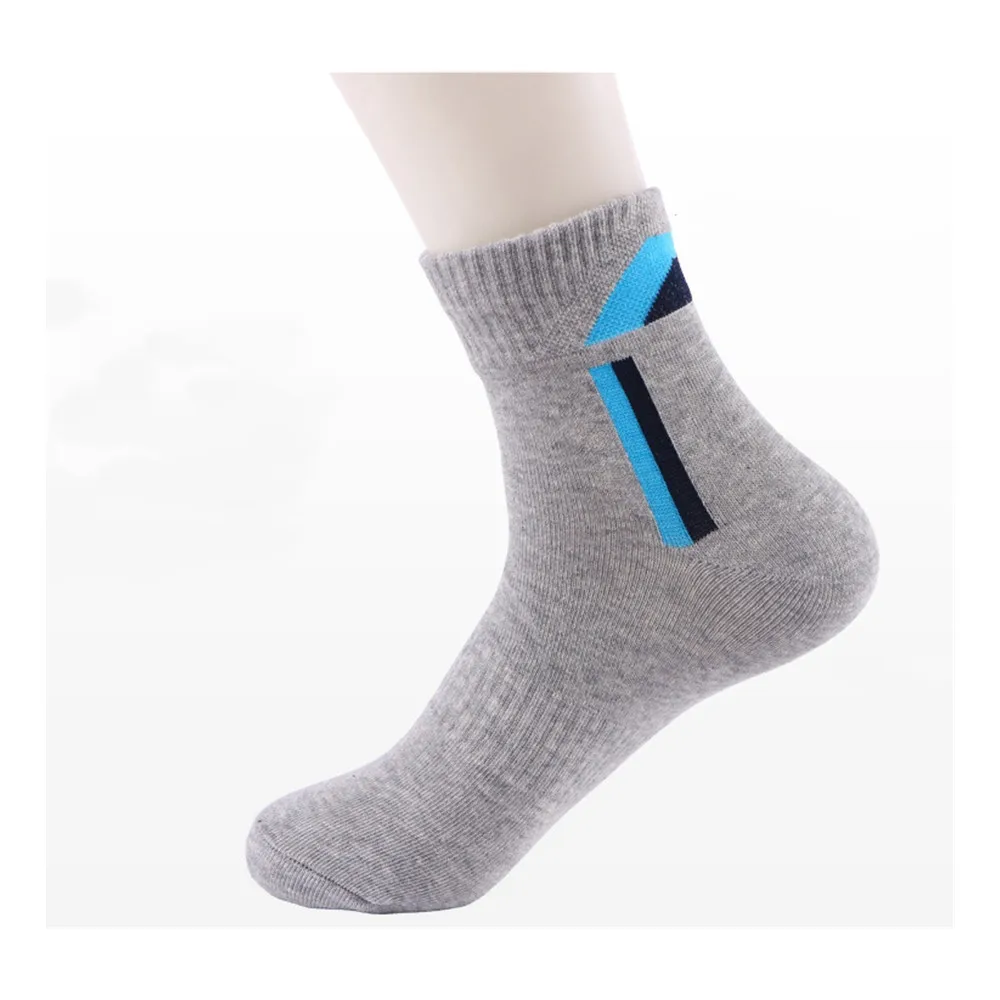 New Fashion Cotton Men Solid Colour Breathable Soft Comfortable Sports Socks