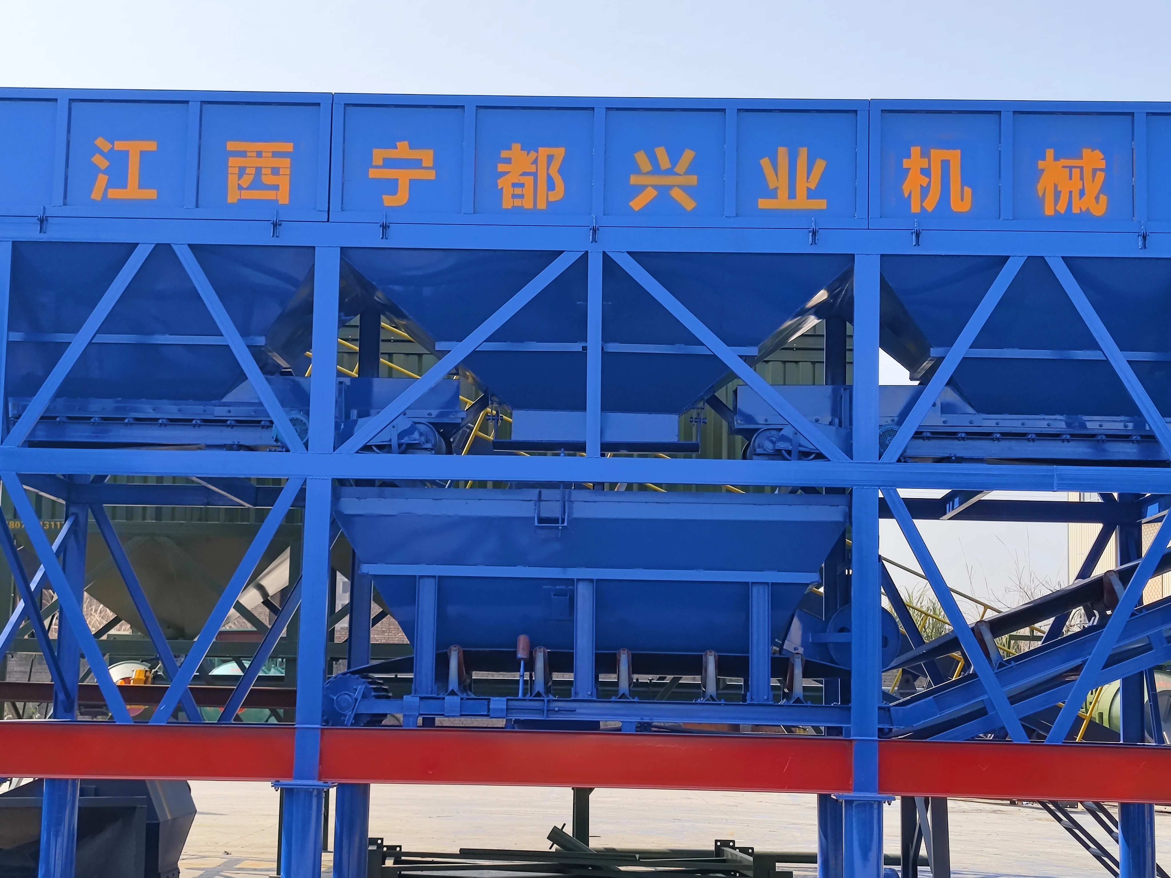 High quality Southeast Asian best-selling HZS120 concrete mixing plant Mobile foundation free mixing plant