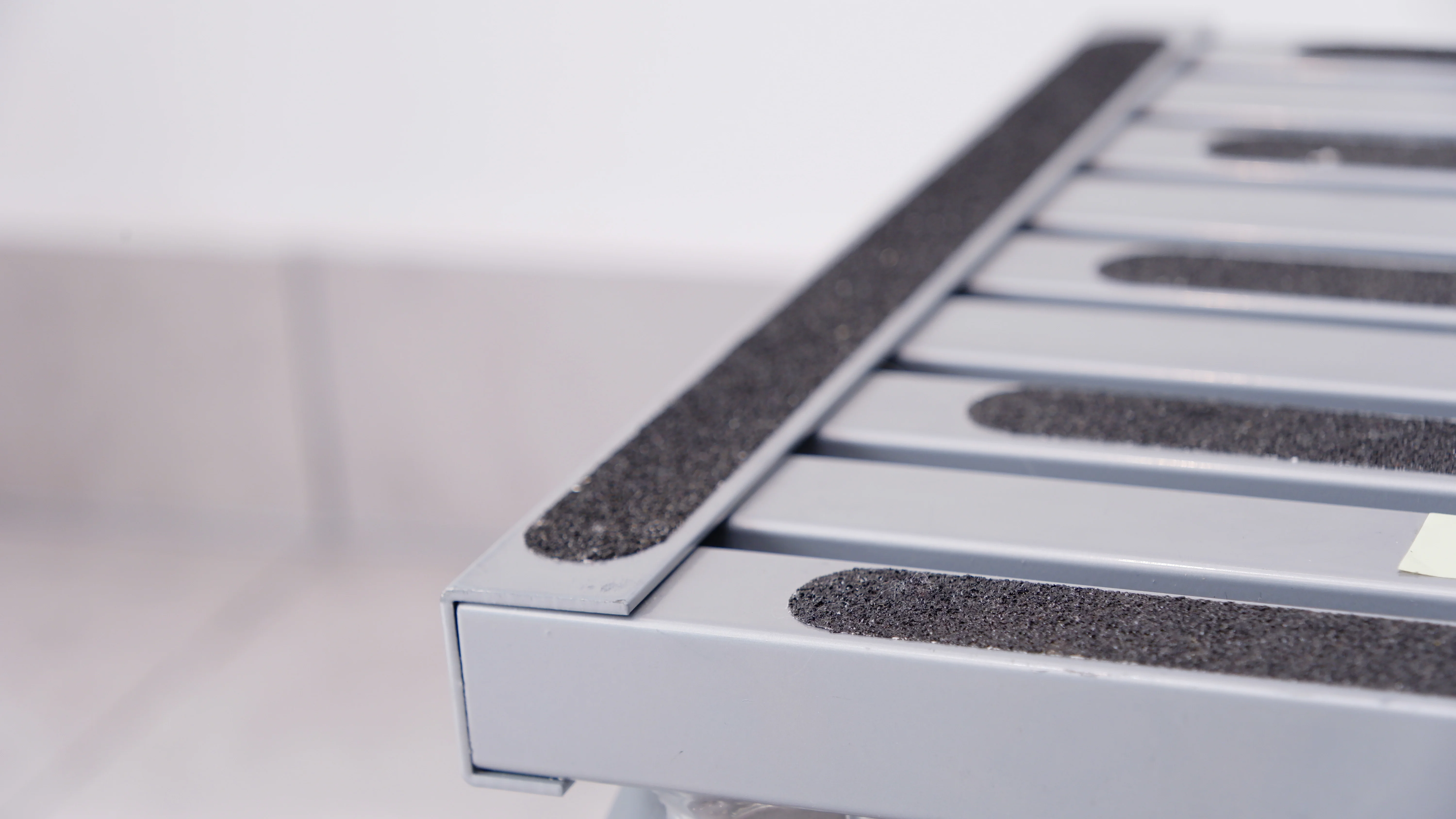 EN131 Certified Portable Aluminium Workbench Ladder Modern Design Car Wash Platform Folding Telescopic Ladders Household Use