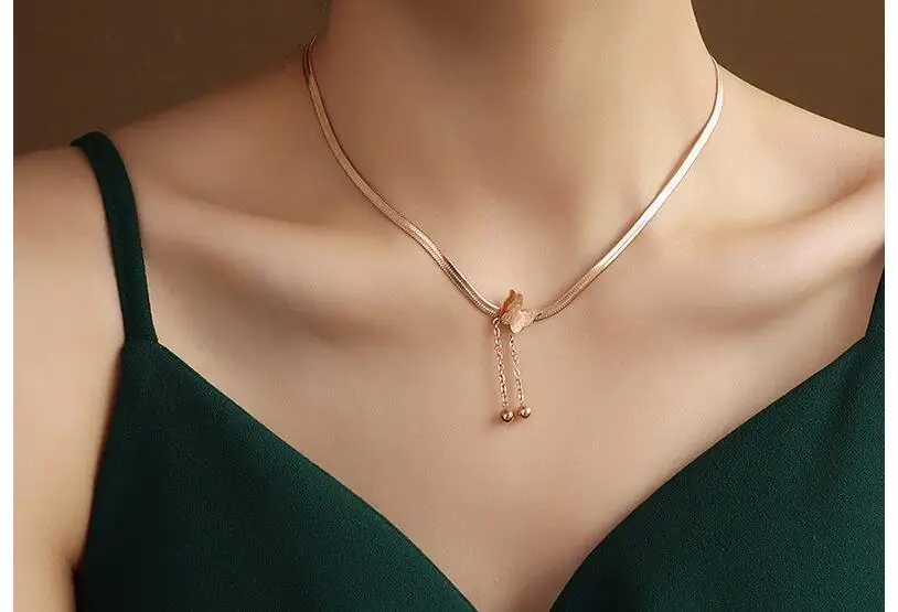 AZL Razor chain frosted butterfly steel ball sexy necklace snake chain