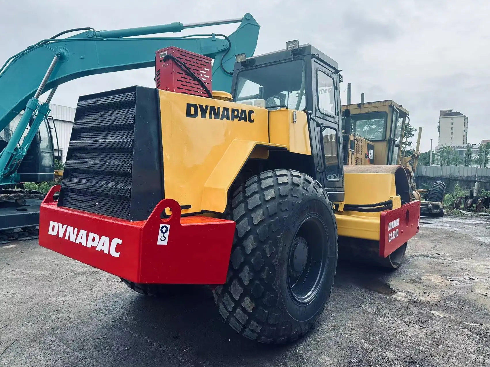 Used Road Roller DYNAPAC CA301 second hand construction machine ready to work in sale