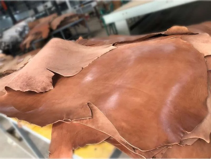 High Quality Vintage Handmade Customized Genuine Leather Belt Keychain Dog Collar Craft Product Vegetable Tanned Saddle Leather