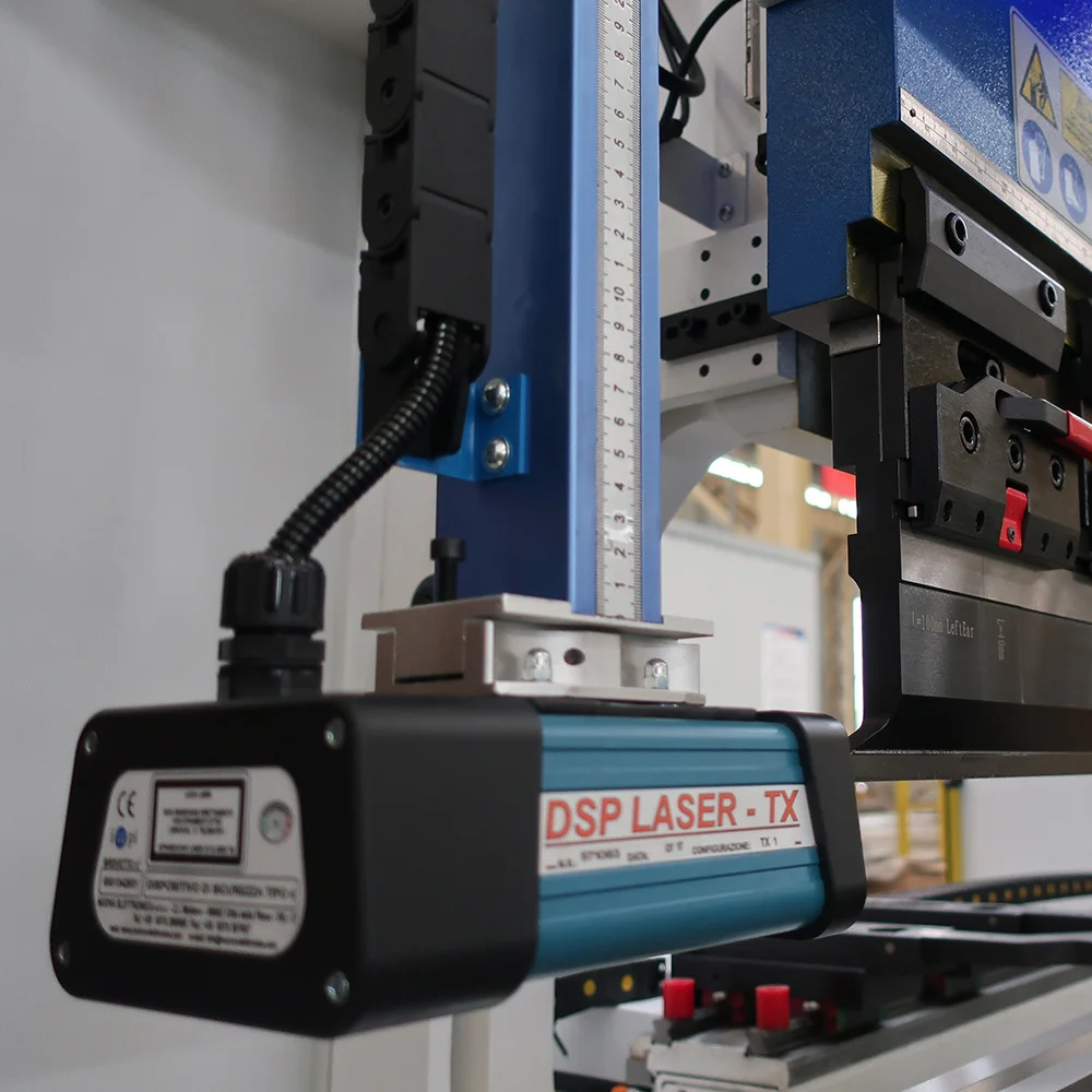 ACCURL 160X2500 Hydraulic Press Brake CE Standard 100tons Steel Metal Pump Provided Fully Automatic DELTA CNC Bender Machine