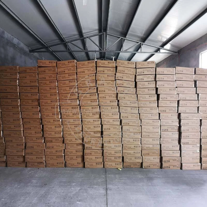 Wholesale ECO-friendly Woven Water Hyacinth Storage Basket with Iron Handles for Laundry Hamper Toys Towels Blankets Storage