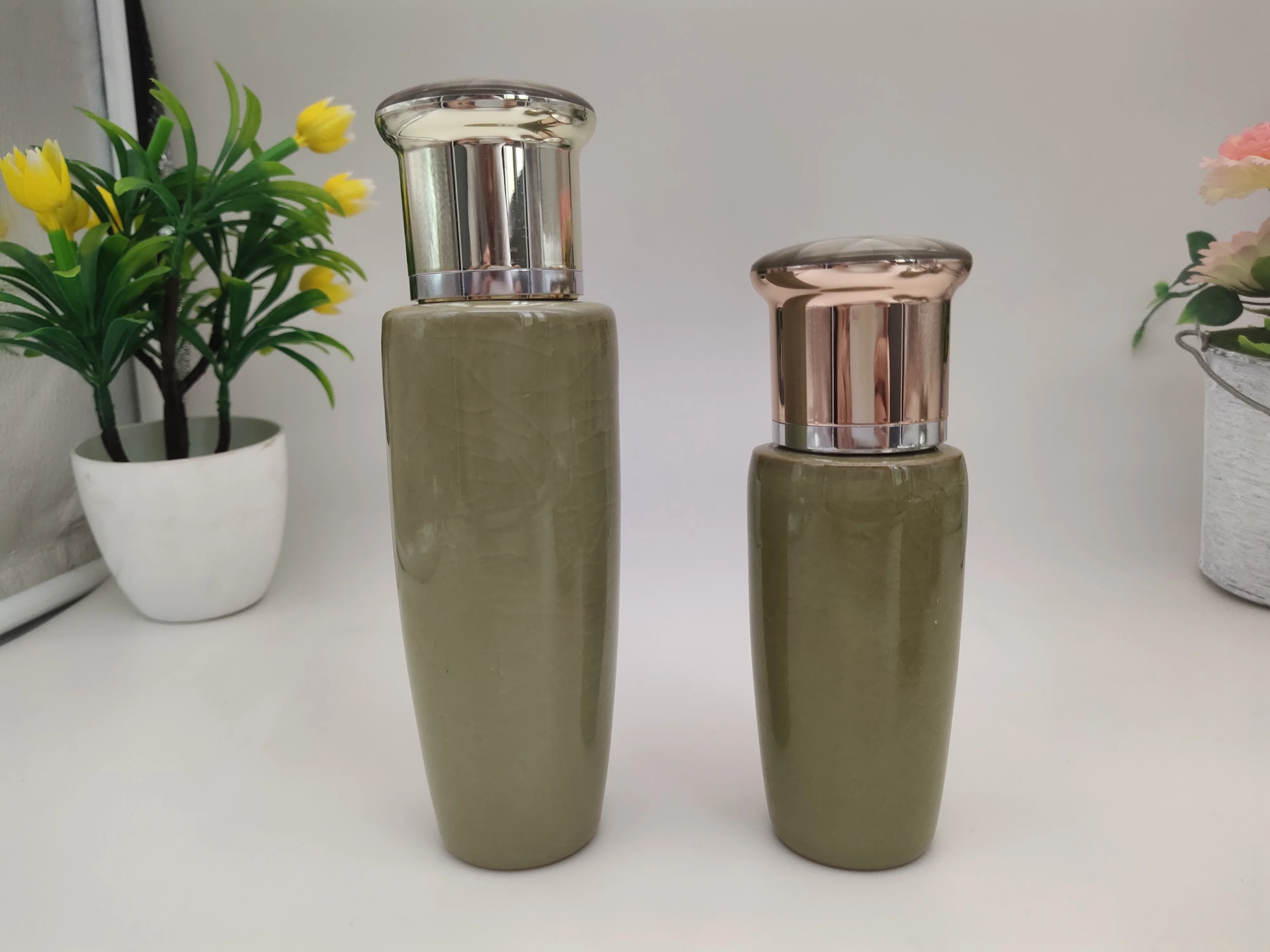 Personal care luxury ceramics bottle set Ice crack cream lotion ceramic bottles