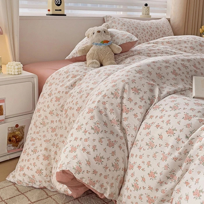 New Product Factory Sale Classic Floral Pattern 100% Polyester Double Layer Fabric Quilt Cover Bedding Sets