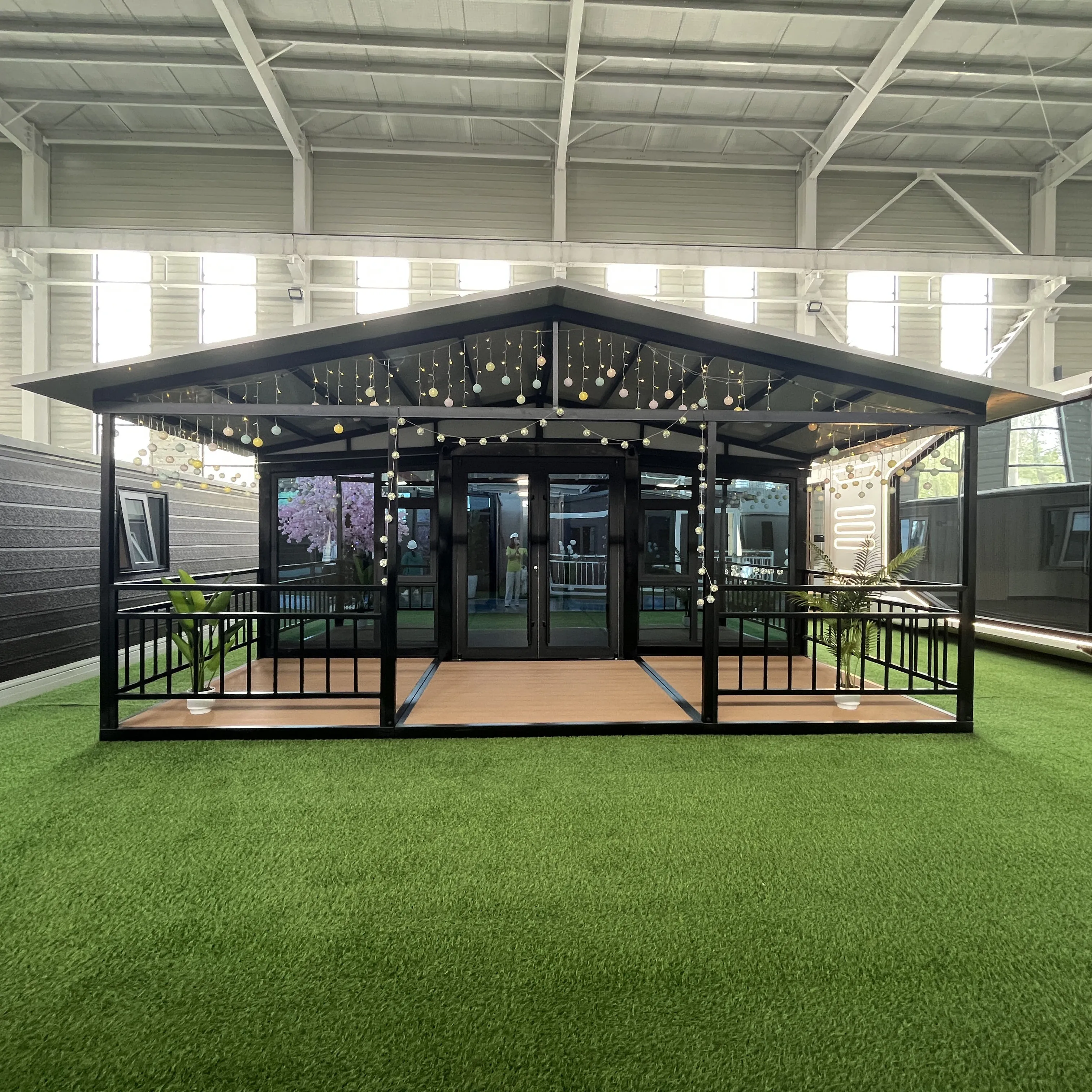 Modern Luxury 20ft 40ft Container Bar for Restaurant and Coffee Shop Prefab Steel Structure Shipping Cafe with 1 Year Warranty