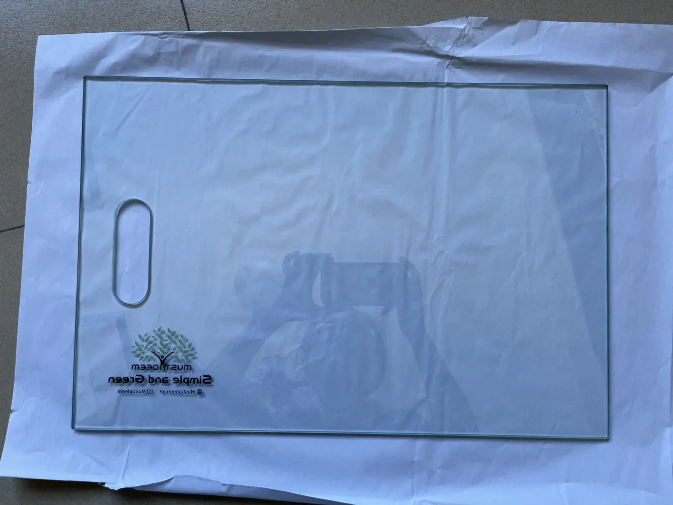 China Manufacturer Wholesale 4mm 5mm Printed clear Tempered Glass Cutting Boards With Hole for Hand
