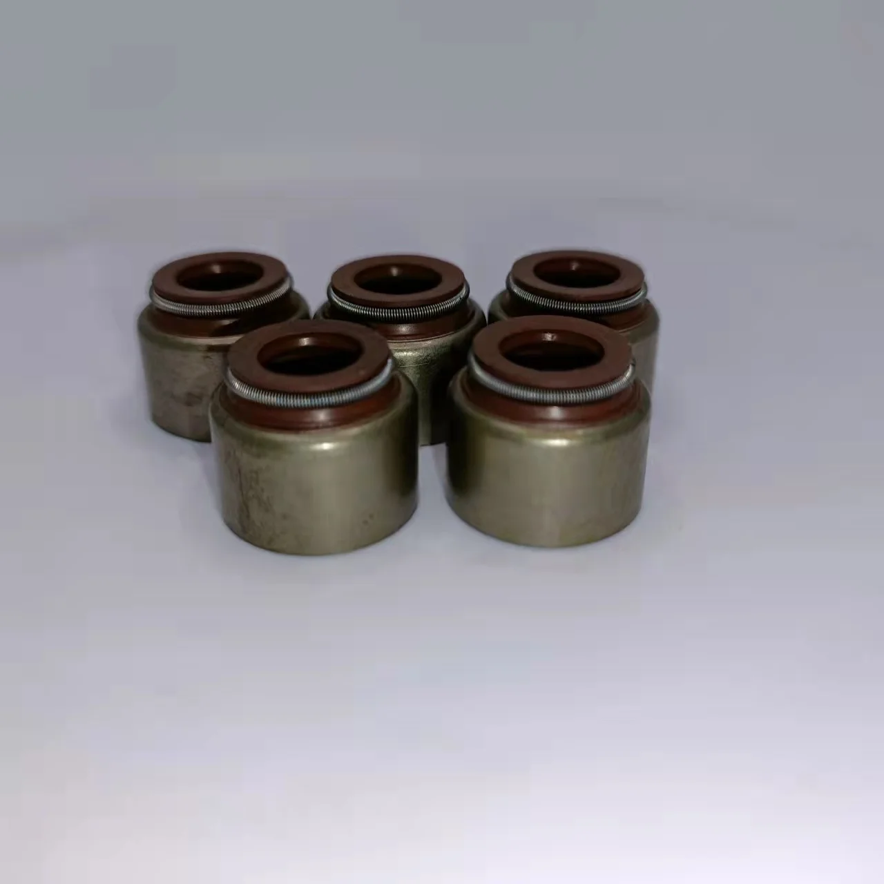 Уплотнение стержня выпускного клапана двигателя ME024108 4D30-34 6D14-16 масляное
