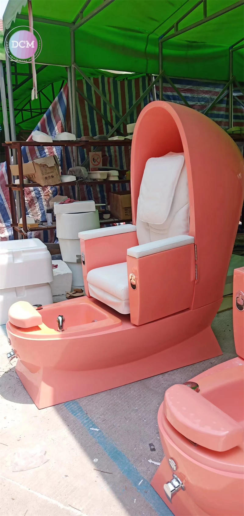 eggshell fish spa tank and sofa lay down electric massage manicure pedicure chair for salon foot joy