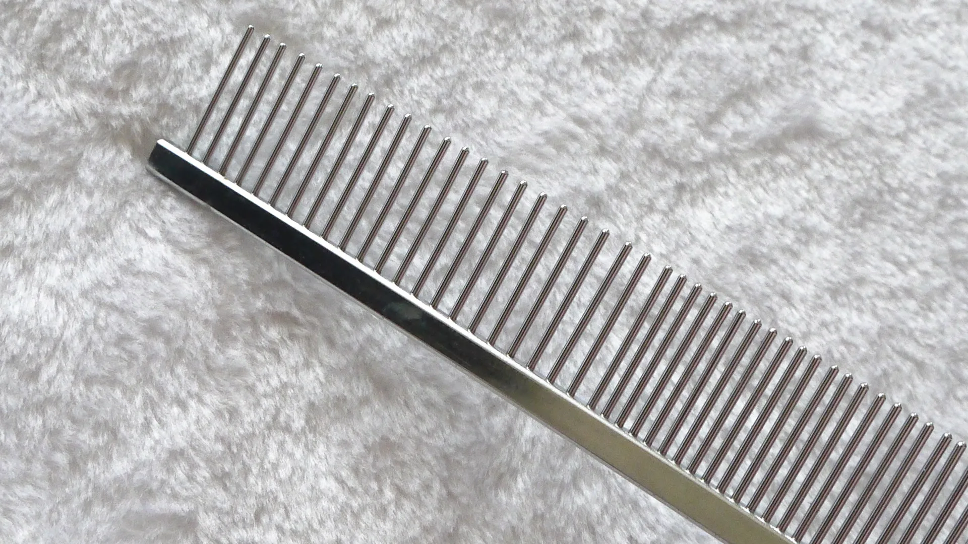 China Factory Price Metal Handle Teeth Dog Pet Cat Animal Poodle Hair Comb