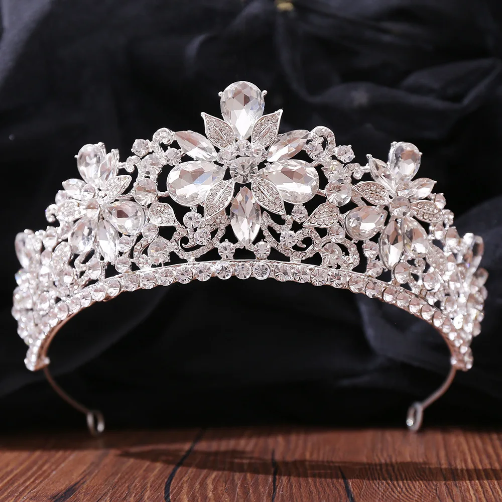 Tiaras and Crowns for Women, Wedding Tiara for Bride, Crystal Costume Hair Accessories for Birthday Prom Quinceanera Celebration