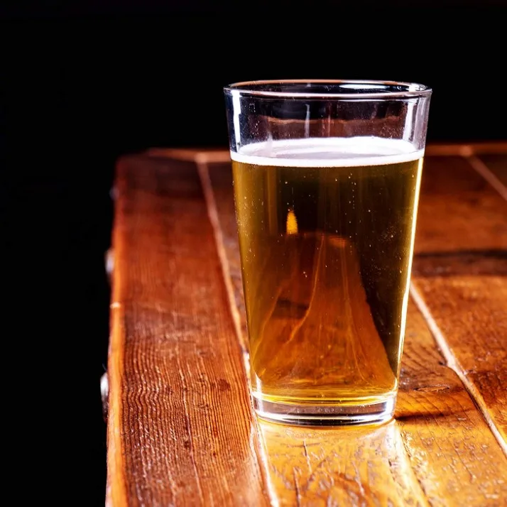 Wholesale Mr and Mrs Pint Beer Glasses Gift Set