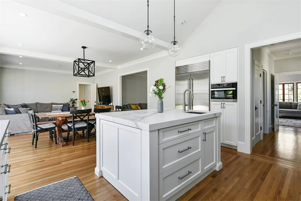 Pantry ready made luxury storage american shaker set natural wood warm kitchen cabinets