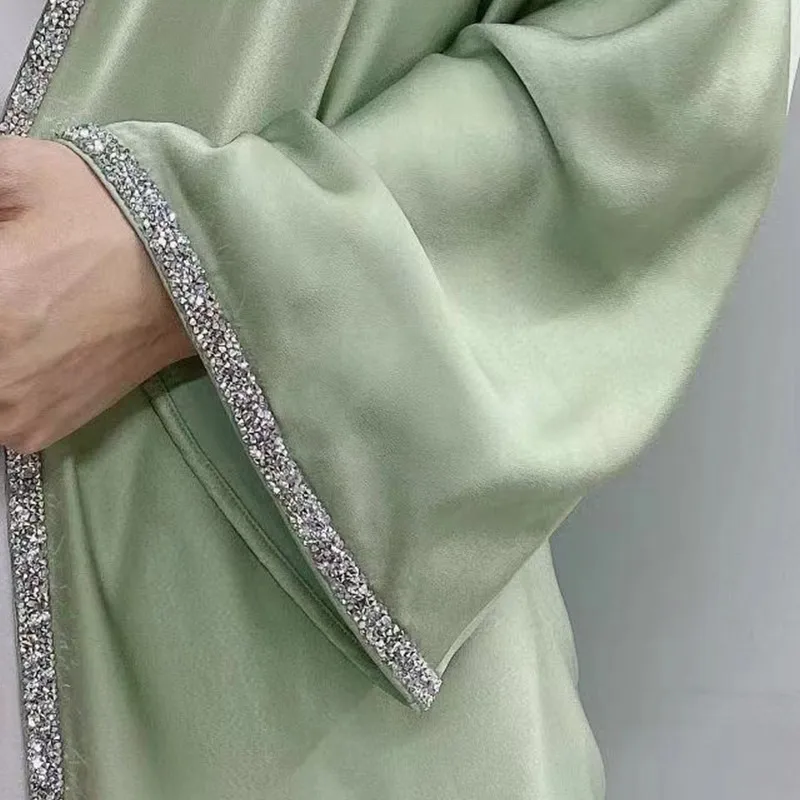 2024 OEM Designs Eid Dubai Islamic Elegant Modest Open Abaya Inner Slip Dress Set Diamond Satin Silk Abaya Women Muslim Dress