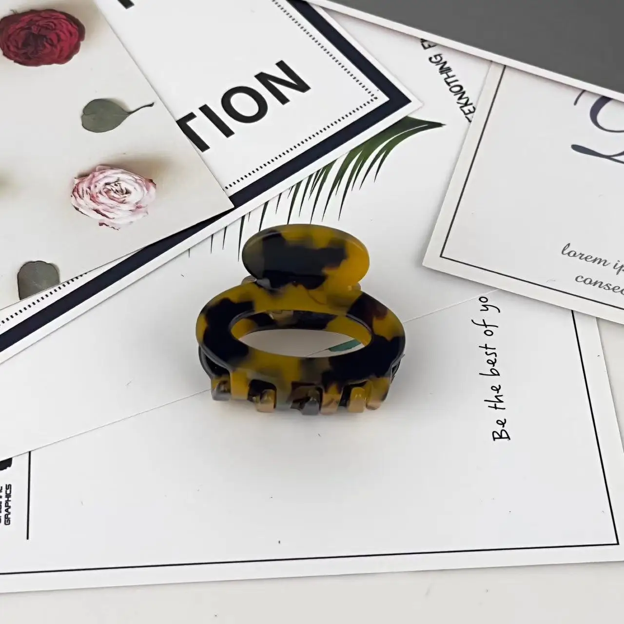Cute Little Japanese Mini Flower Hairpin With A Cute Half-Tied Ponytail With Bangs On Top