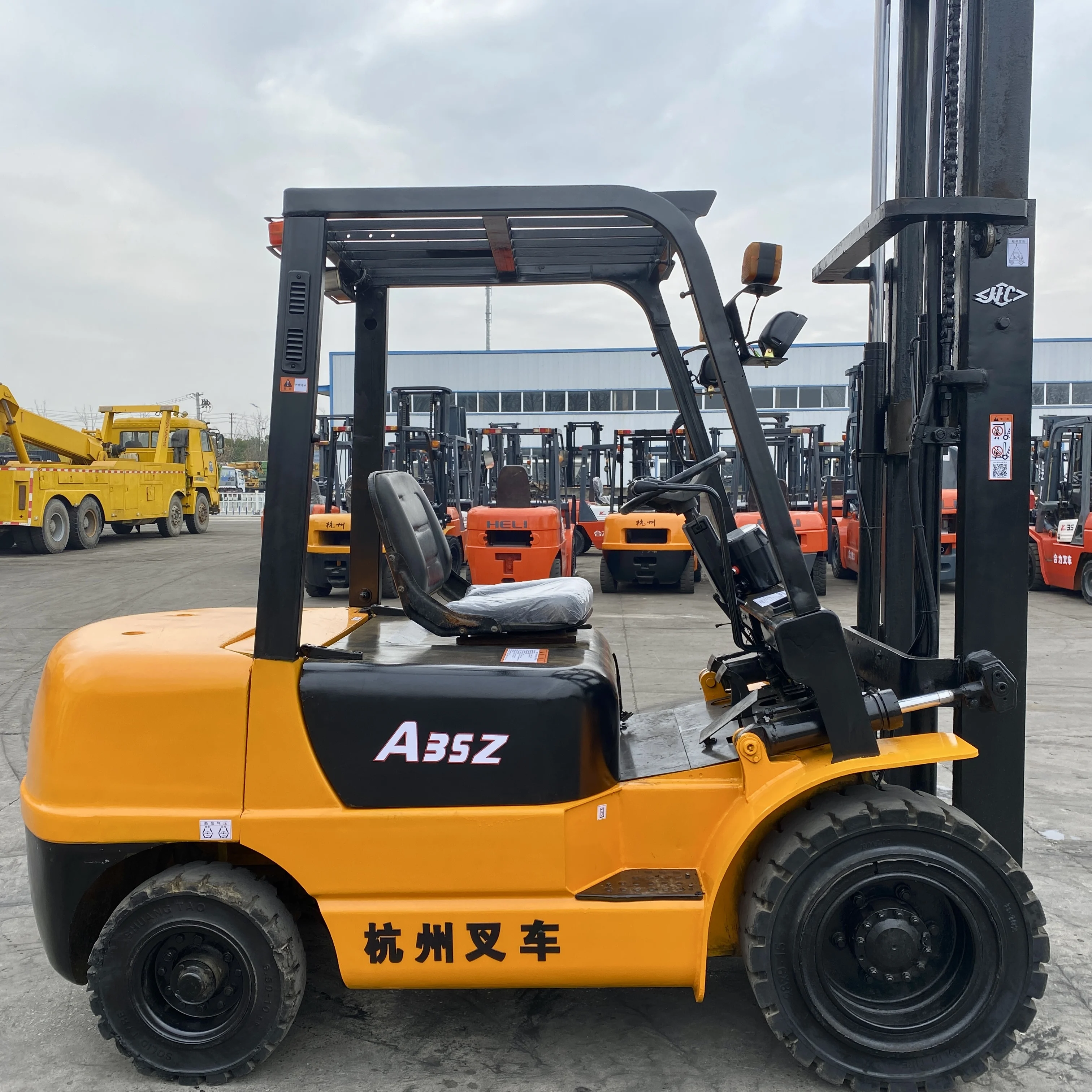 Used Forklift Original Diesel Wheel-Type Hangcha A35Z  used multifunctional forklift of Hangzhou Forklift with Price Discount