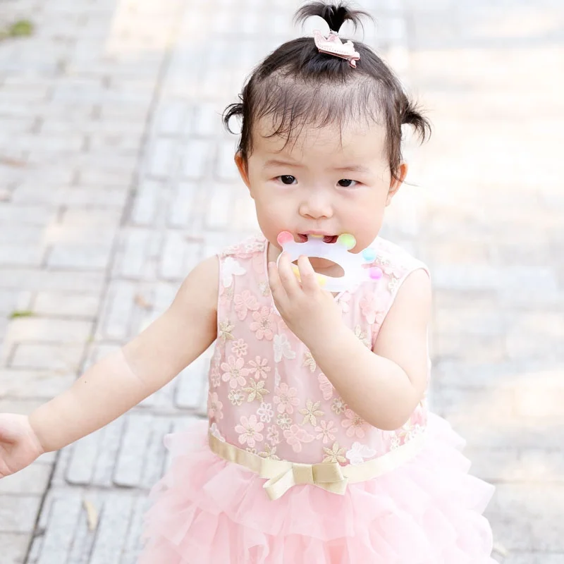 Soft Safe Food Grade Silicone Bpa Free Crown Shape Baby Water Teether With Clip