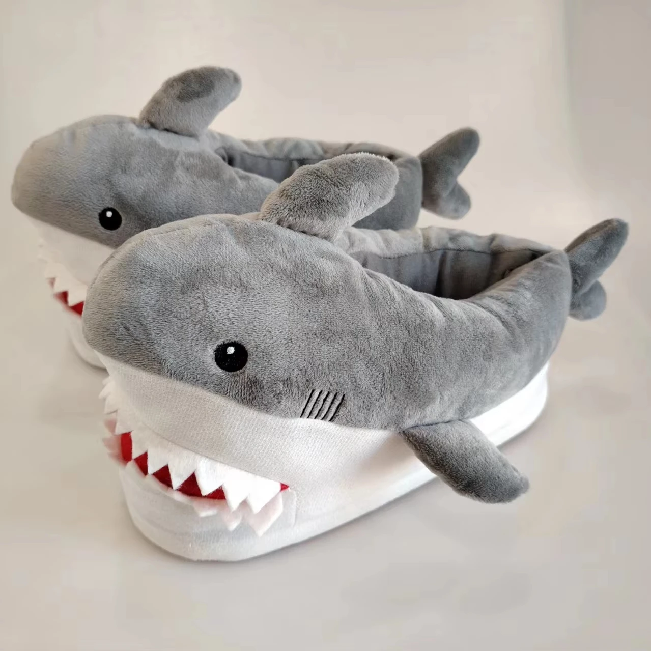 Fashionable shark slippers home use indoor unisex  custom plush animal funny slippers