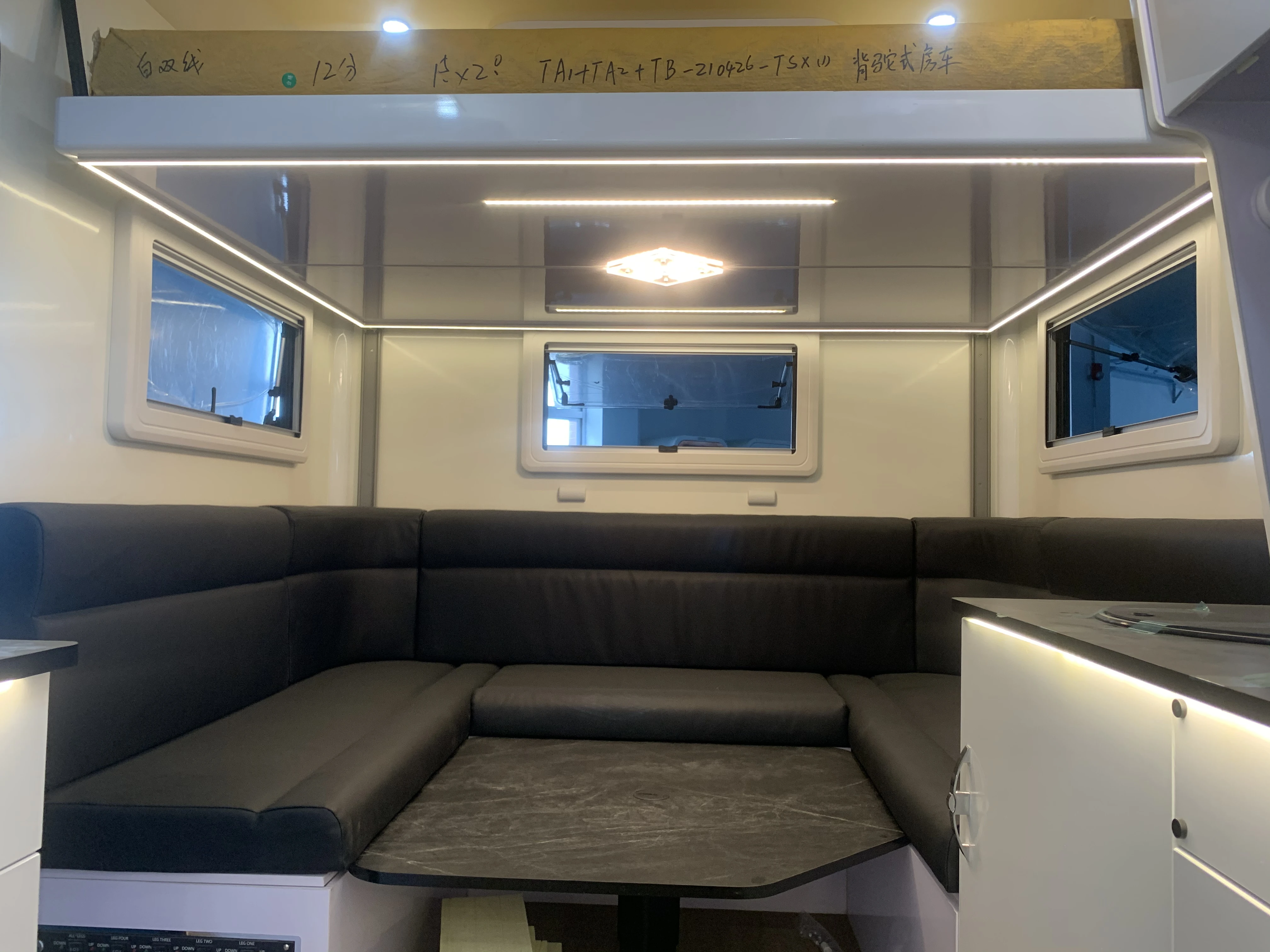 Expedition 4x4 Caravan Off-Road Long Bed Camper Truck camper with Slide Out Mini kitchen bathroom  Overland Customized Camper RV