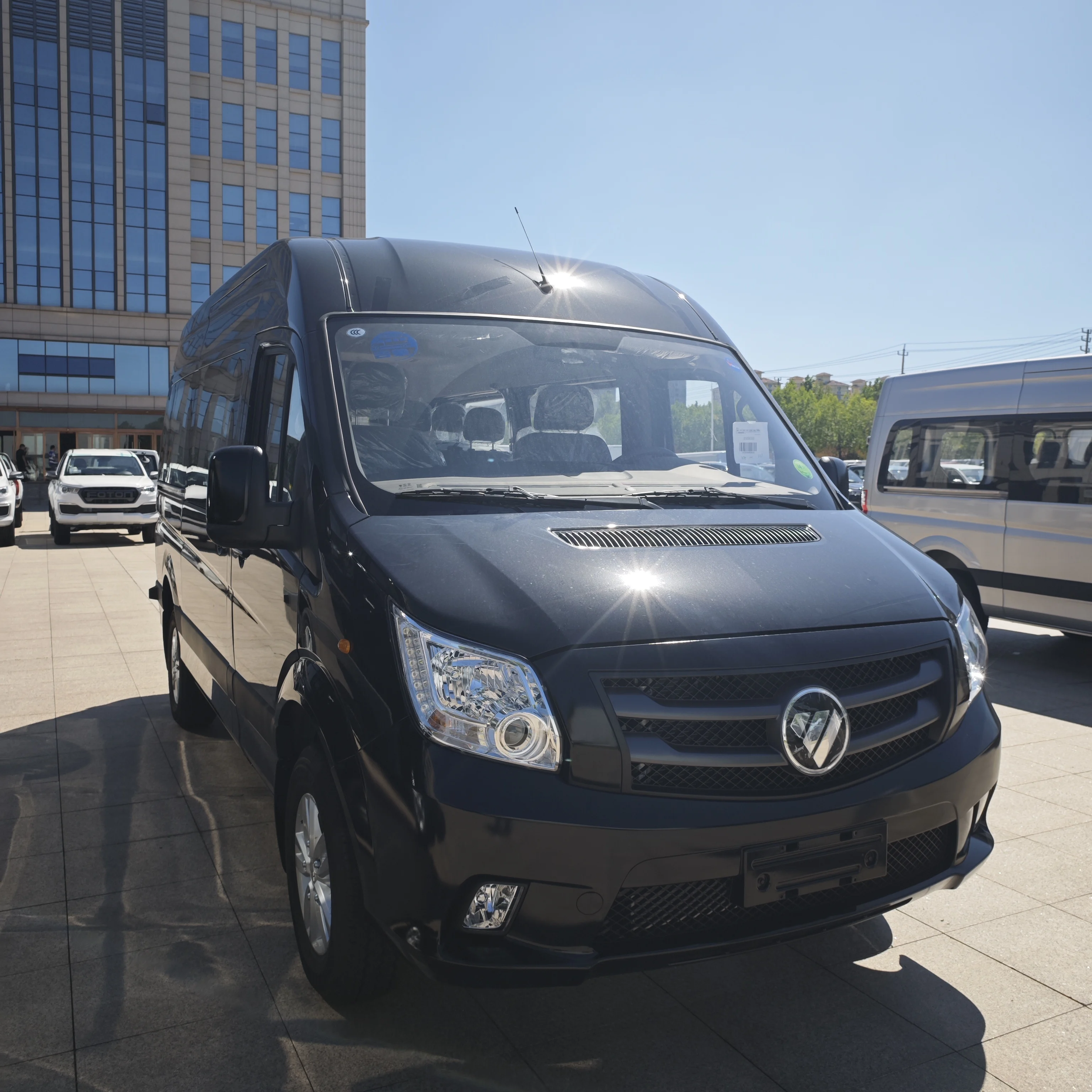 Новые бензиновые автомобили Foton Cars 13 мест 4x4 4-колесный мини-автобус по хорошей цене