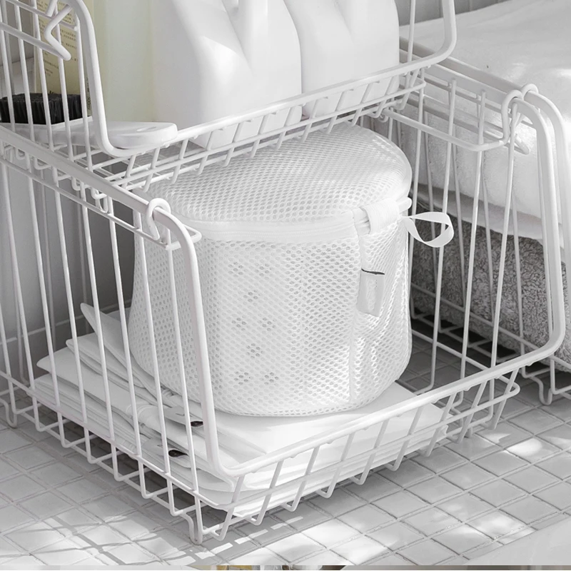 
Commercial Mesh Laundry Bag Sturdy Mesh Material with Zipper Closure. Ideal Machine Washable Mesh Laundry Bag 