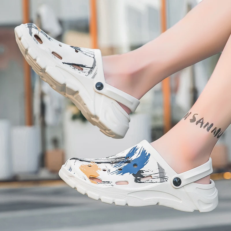 2023 Wholesale Factory Direct Price High Quality Men Clogs Sandals Slides Clogs Outdoor Beach Baotou Slipper