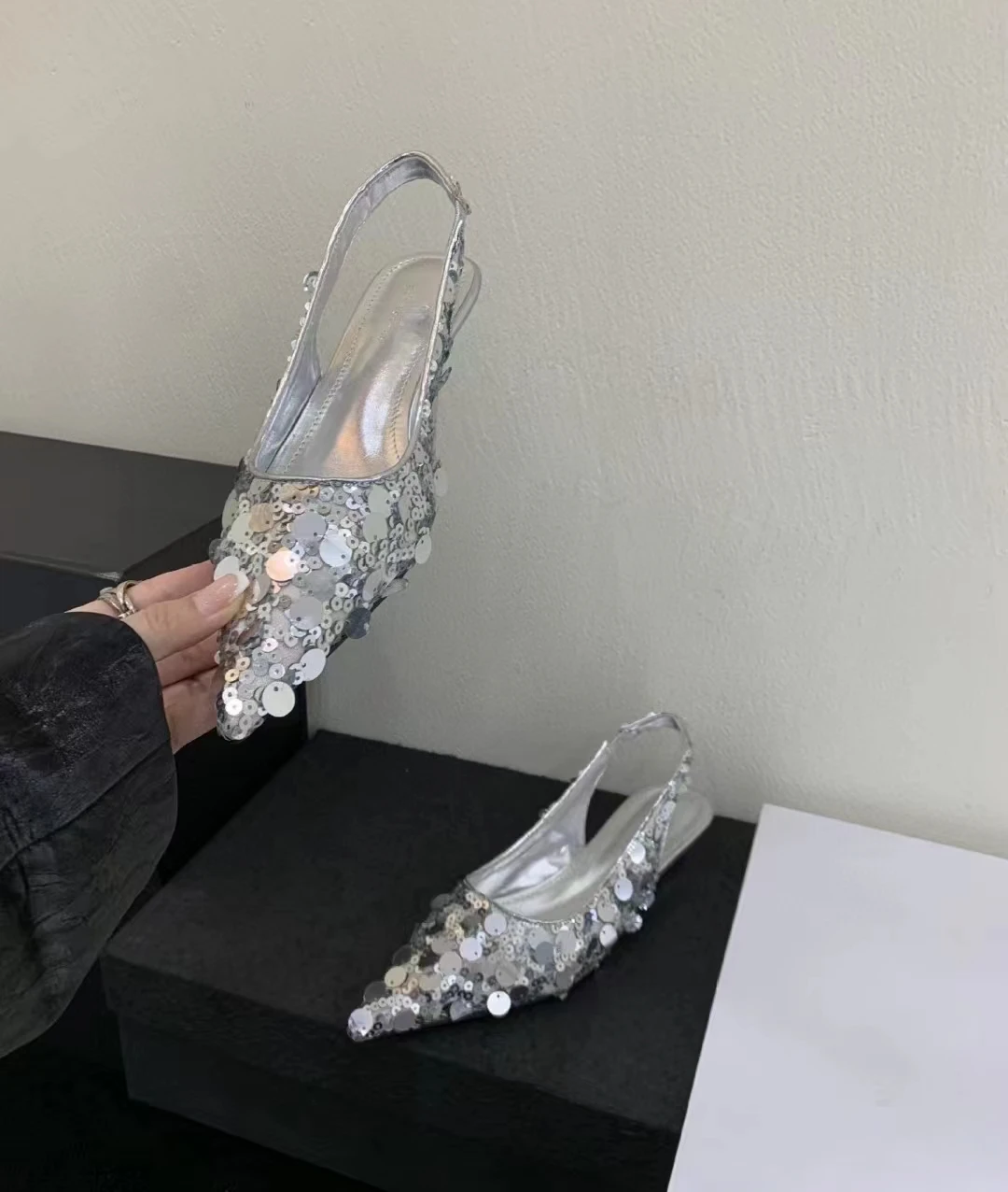 New Comfortable Shining Sequin Pointed Toe Flat Sandals  Ladies Wedge Sandals Shoes Luxury Sandal Heels Women Wholesale Shoes