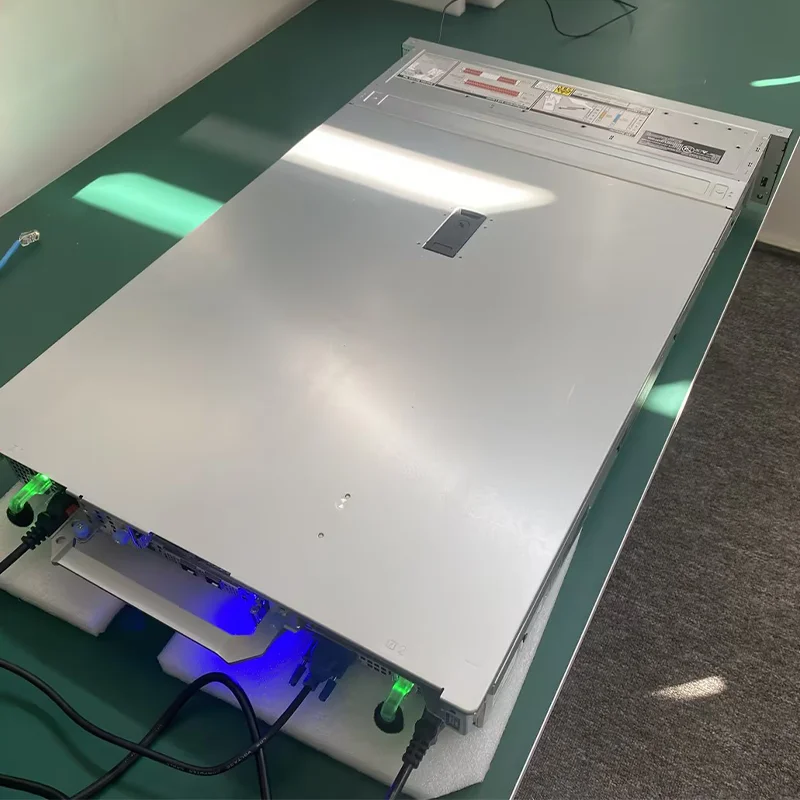 Сервер DELL R760 12LFF с Intel Xeon Gold 6544Y 32GB 2*800W H965i 8GB в наличии
