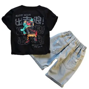 
Модная футболка и джинсовые шорты; Комплект одежды для маленьких мальчиков 