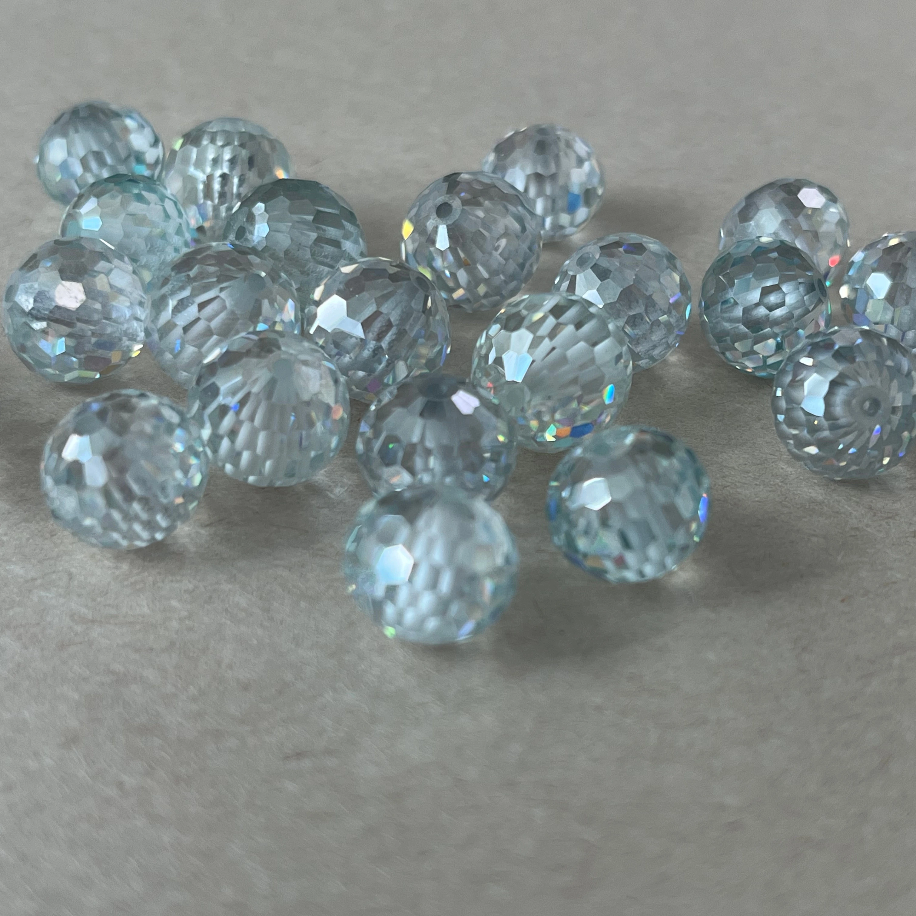 Factory Price Coloured Ball Moissanite Ball Beads VVS1 Moissanite Loose Gemstones for Necklace Jewelry Making
