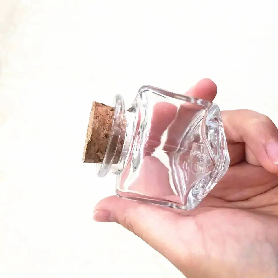 Empty Glass Containers Bakhoor Saffron Square Glass Storage Jar 50ml 2oz 5g glass  Saffron jar for candy packing