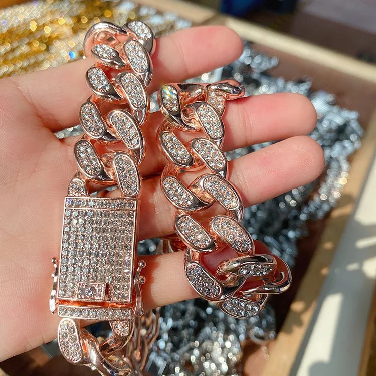 Hip Hop Jewelry Crafted 14Kt Rose Gold Featuring Lab Grown Diamonds Cuban Chain Bright Your Style Enhanced With VVs Clarity
