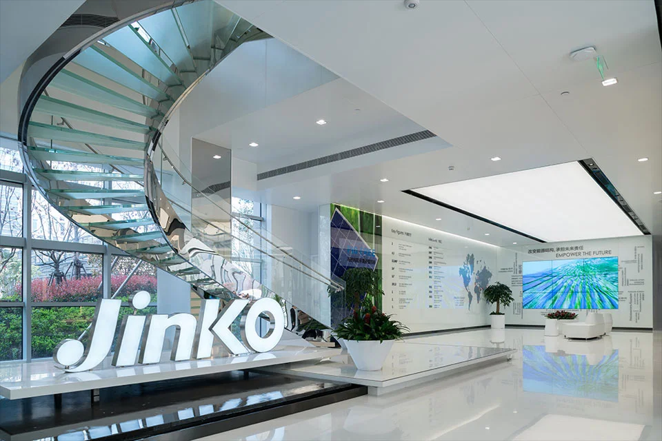 Jinko JA LONGi N Тип монолицевое стекло 580 Вт 585 605 625 высокомощные солнечные модели