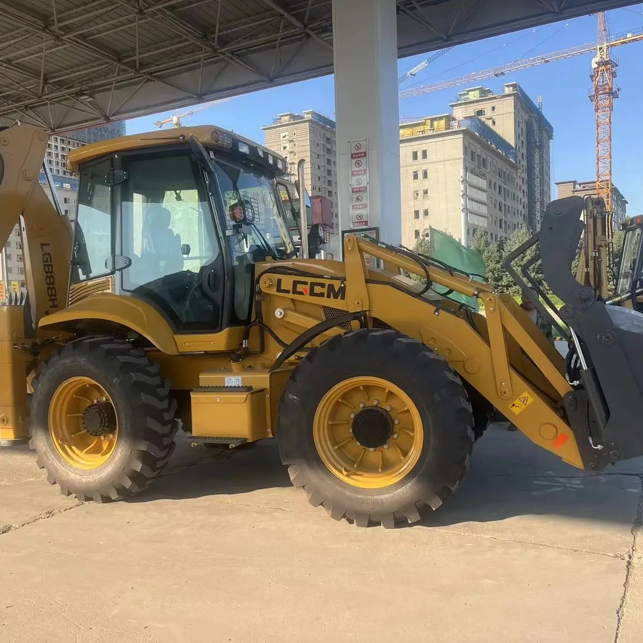 Дизельный 4x4 тракторный экскаватор запасные части 2500kgs погрузчик передний Китай колесный YUCHAI двигатель 3600 мм 4100